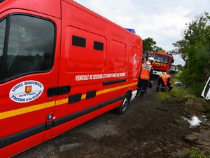Un homme de 70 ans gravement blessé à la jambe par un sanglier : les pompiers de l'Aveyron dressent une tyrolienne au-dessus de la rivière pour l'évacuer