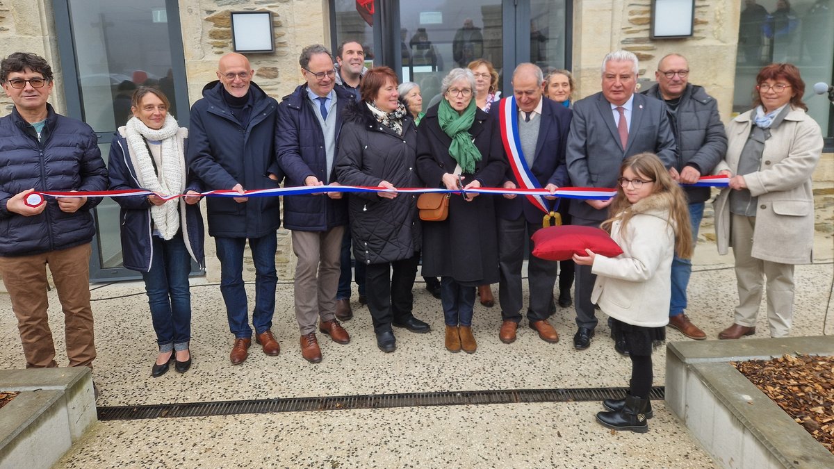 La mairie et l'agence postale de ce village de l'Aveyron déménagent dans l'ancien presbytère datant de 1840
