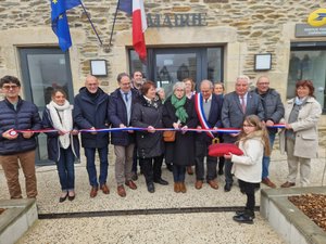 La mairie et l'agence postale de ce village de l'Aveyron déménagent dans l'ancien presbytère datant de 1840