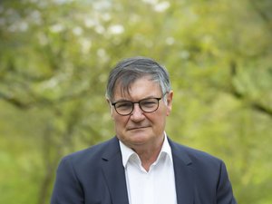 Municipales 2026 : Edmond Gros veut briguer un deuxième mandat pour "poursuivre le développement et l'attractivité de Sévérac-d'Aveyron"