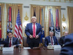 Ils invoquent des craintes pour la sécurité nationale : les États-Unis suspendent les demandes d'immigration provenant de 19 pays