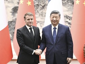 Géopolitique, commerce, environnement... ce qu'il faut retenir des premiers échanges entre Emmanuel Macron et Xi Jinping, en Chine
