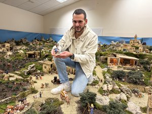 VIDÉO. Une des plus grandes crèches de France en Aveyron : à La Terrisse, les 5 000 santons de Rémi Nayrolles font revivre la mémoire rurale