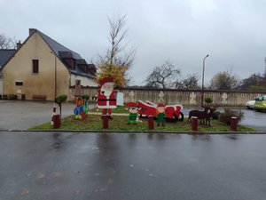 Un lutin de Noël volé : la maire lance un avis de recherche et menace de déposer une plainte à la gendarmerie