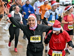 VIDEO. Ronde de Noël : des coureurs et des randonneurs, avec 1 454 participants, la course pédestre a fait un carton plein dans les rues de Rodez