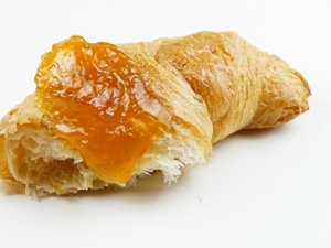 Les deux croissants étaient en partie consommés au moment de passer la douane, le père de famille écope d'une amende de 20 ¬