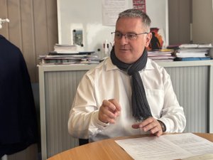 "Le Bassin n'est pas épargné" : le député de l'Aveyron Laurent Alexandre signe une proposition de loi pour le commerce de proximité