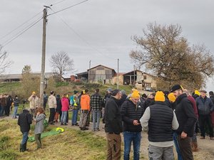 Dermatose nodulaire : une quarantaine d'Aveyronnais en renfort du blocage en Ariège où plus de 200 vaches doivent être euthanasiées