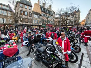 Parade de mères et de pères Noël à Rodez : plus de 300 motards mobilisés pour les enfants des Restos
