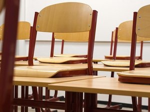 "C'est inadmissible" : origine du feu, réactions des parents, ministres sur place... ce que l'on sait de l'incendie qui a frappé un collège, à Dijon