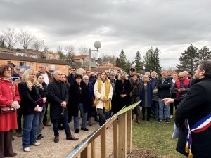 "C'était laissé à l'abandon" : l'une des places principales de cette ville de l'Aveyron a retrouvé des couleurs