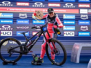 "Le seul titre qu'il me manque c'est celui de championne du monde" : la Millavoise Marine Cabirou, le VTT de descente dans la peau