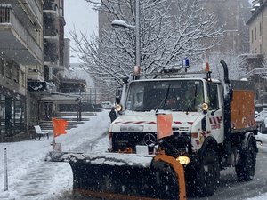 Vigilance orange neige-verglas : les flocons envahissent Rodez, le Réseau Agglobus et le Petit Train de Noël à l'arrêt ce lundi
