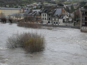 Intempéries en Aveyron : quand le Lot est sorti de son lit à Espalion
