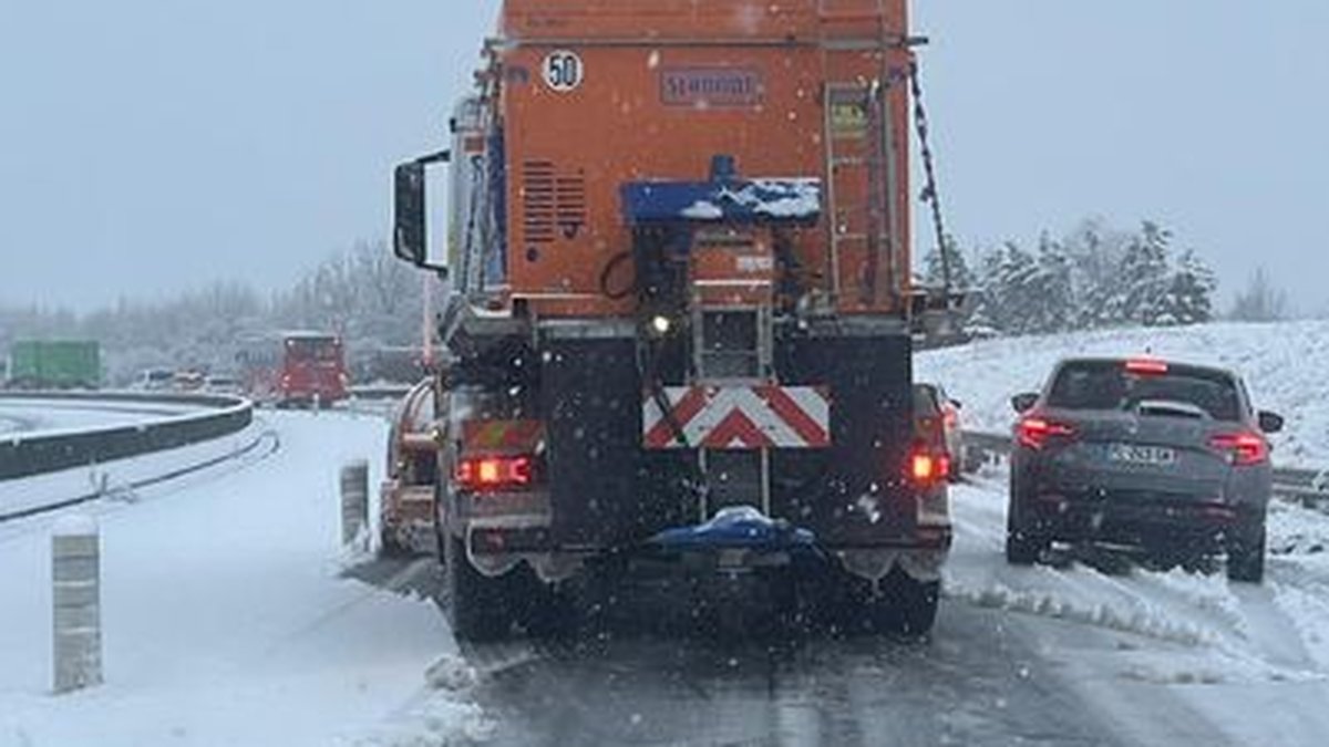 Neige et crues en Aveyron : 25 blessés légers, plus de 80 interventions et 500 appels, routes toujours coupées cette nuit, bilan d'une journée chaotique