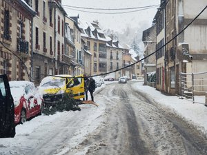 Episode de neige en Aveyron : une trentaine d'automobilistes se retrouvent coincés, et sont hébergés à Espalion