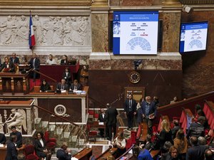 Budget 2026 : la loi spéciale adoptée par les députés, un répit pour le gouvernement pour les fêtes de fin d'année
