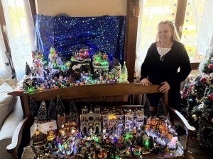 "J'en trouve de nouveaux dès que j'en ai l'occasion" : quand elle ne les fabrique pas, Véronique collectionne les santons pour sa crèche