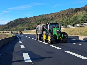 Dermatose nodulaire : nouvelle opération des agriculteurs sur l'A75, de l'Aveyron à la Lozère