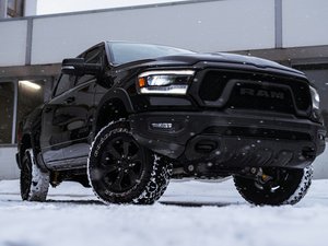 Véhicules accidentés, kilométrages erronés, numéros de série falsifiés... Un concessionnaire aveyronnais face à la justice