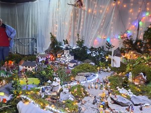 "Ce n'est jamais la même création" : à Viviez, la crèche unique d'Yves Barthélémy est à visiter jusqu'au 4 janvier