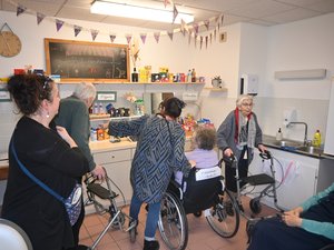 Insolite : une épicerie voit le jour dans cet Ehpad de l'Aveyron, et pas seulement pour faire ses courses