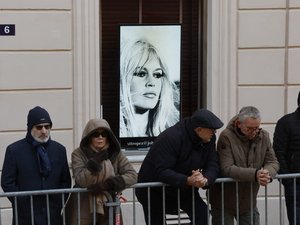 "J'ai vu sa souffrance partir... elle est devenue magnifique" : Brigitte Bardot inhumée ce mercredi, son mari révèle que "BB" luttait contre un cancer depuis des mois