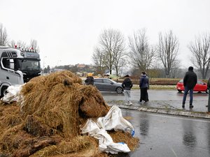 Colère des agriculteurs : la préfecture et le département de l'Aveyron annoncent que la circulation est rétablie à Rodez