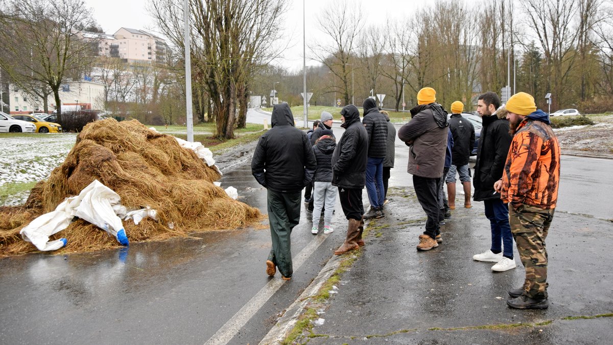 "Pendant la période des fêtes, ils nous ont protégés. Et là aussi il faut qu’on puisse travailler" : les commerçants ruthénois font appel aux militants agricoles en ce début de soldes