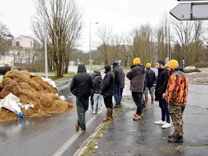 "Pendant la période des fêtes, ils nous ont protégés. Et là aussi il faut qu'on puisse travailler" : les commerçants ruthénois font appel aux militants agricoles en ce début de soldes