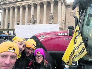 "Ils ont tout fait pour nous empêcher d'arriver" : de Rodez à Paris, l'incroyable périple de 48 heures des agriculteurs aveyronnais