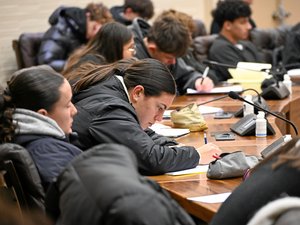 VIDÉO. "Ils s'intéressent à la personne qu'ils ont en face" : les terminales du lycée Monteil de Rodez à la rencontre du Département