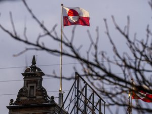 "Qu'ils aient débarqué là avec un bateau il y a 500 ans ne veut pas dire" que les Danois "possèdent le territoire" : Trump s'occupera du Groenland avec "la manière douce" ou "la manière forte"