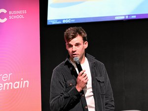 "Le but est de profiter de notre lien commun" : l'ancien cycliste professionnel Lilian Calmejane est allé à la rencontre des étudiants de l'EGC Rodez dont il est le parrain