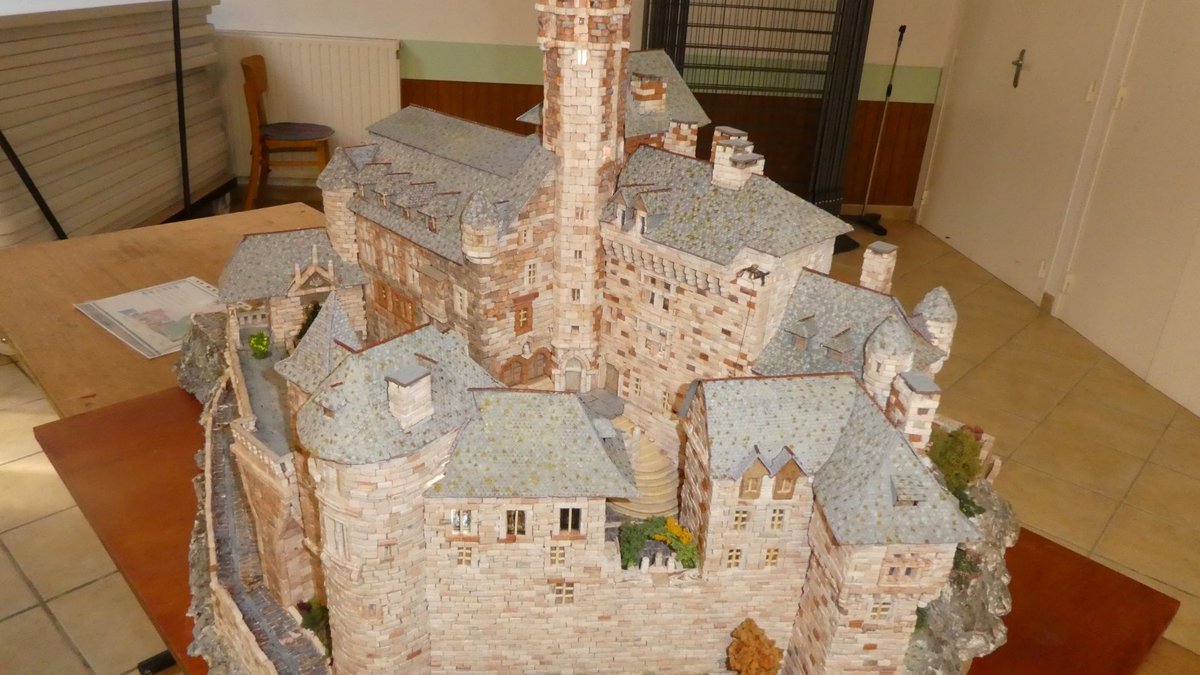 L'image du jour : trois ans de travail passionné pour réaliser la maquette de ce célèbre château de l'Aveyron