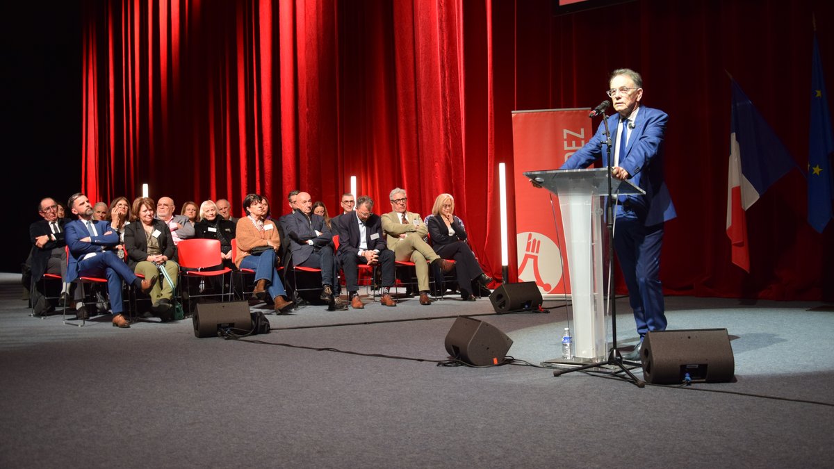 Rodez : pour les vœux, le maire Christian Teyssèdre rend hommage à ses prédécesseurs "bâtisseurs"