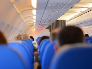 "Une très mauvaise plaisanterie" : un réseau Wi-Fi au nom menaçant est découvert en plein vol, le pilote de l'avion fait intervenir l'Armée de l'air française