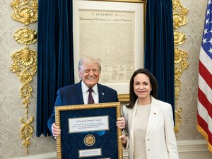 María Corina Machado a "offert" sa médaille du prix Nobel `de la paix à Donald Trump : la récompense peut-elle être transférée ?