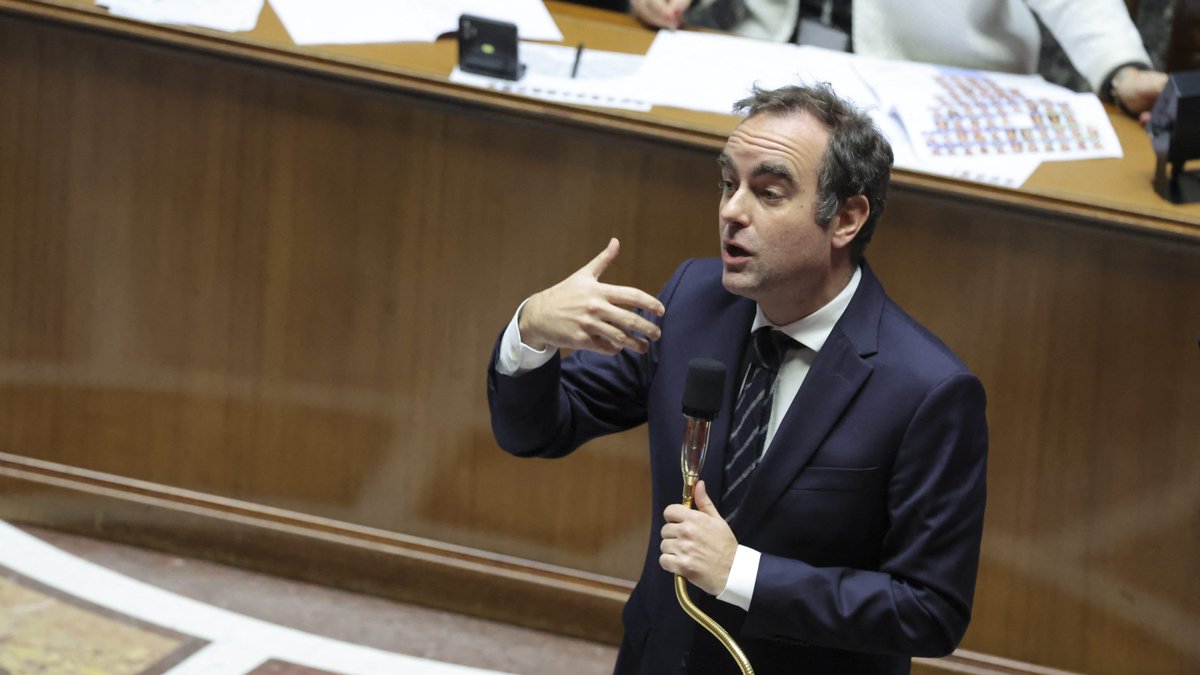 Budget 2026 : qu’est-ce qu’une ordonnance, scénario évoqué par Sébastien Lecornu pour tenter de sortir de l’impasse ?