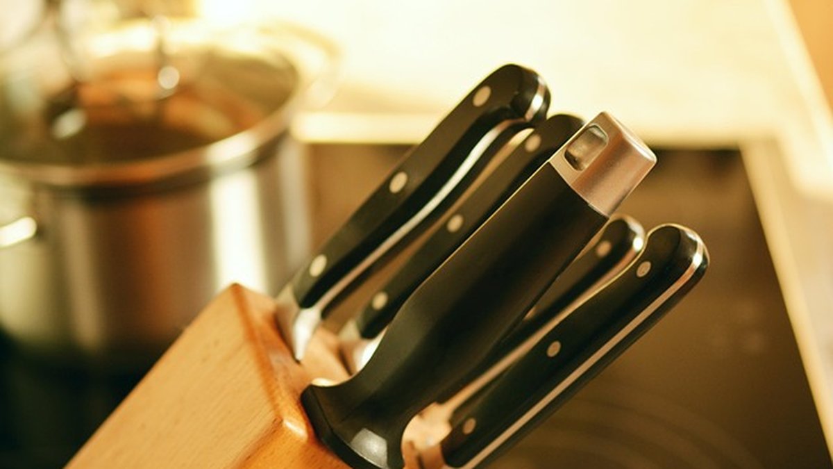 La dispute familiale dégénère : un collégien de 14 ans plante un couteau dans le dos de sa mère