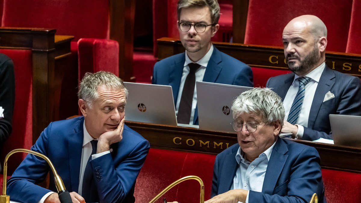 "Des milliers de contribuables ne paient quasiment pas d’impôts" : des documents consultés à Bercy pour vérifier la fiscalité des ultra-riches ce vendredi