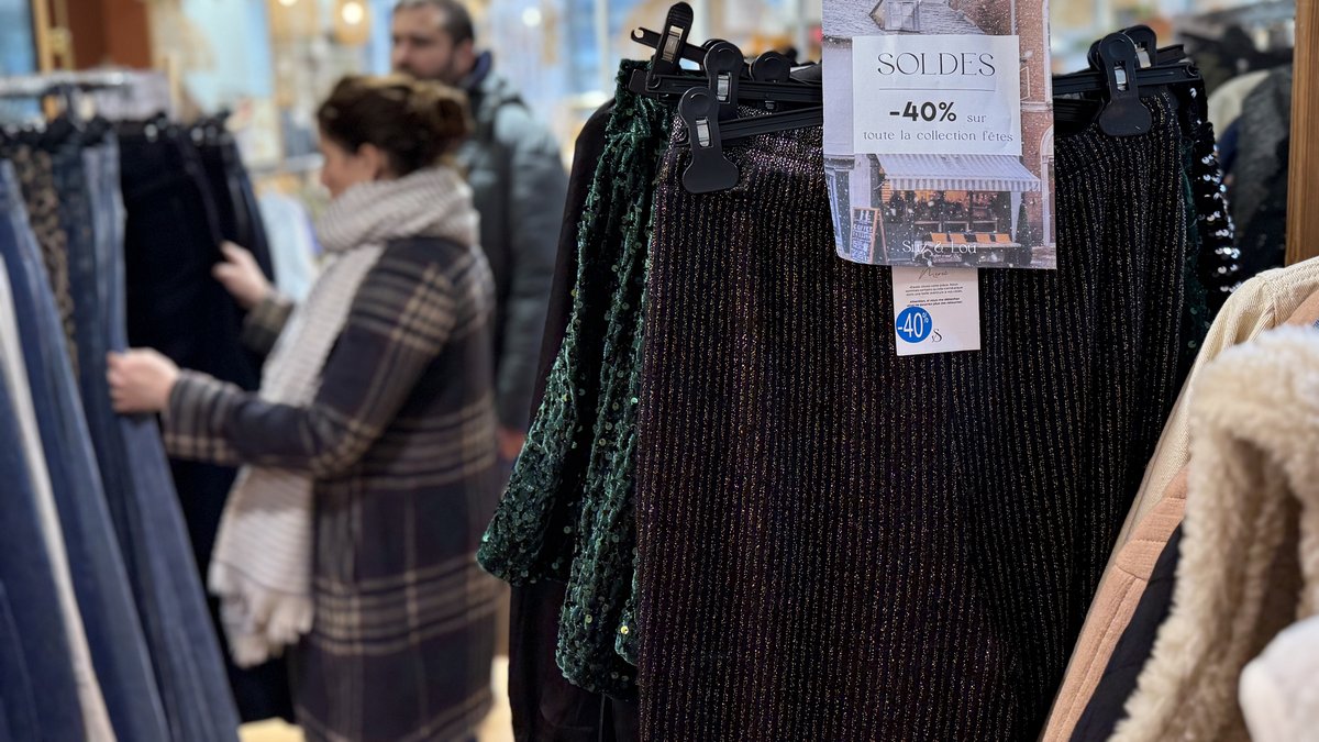 VIDÉO. "C’est très calme" : à Rodez, les soldes d’hiver peinent à séduire
