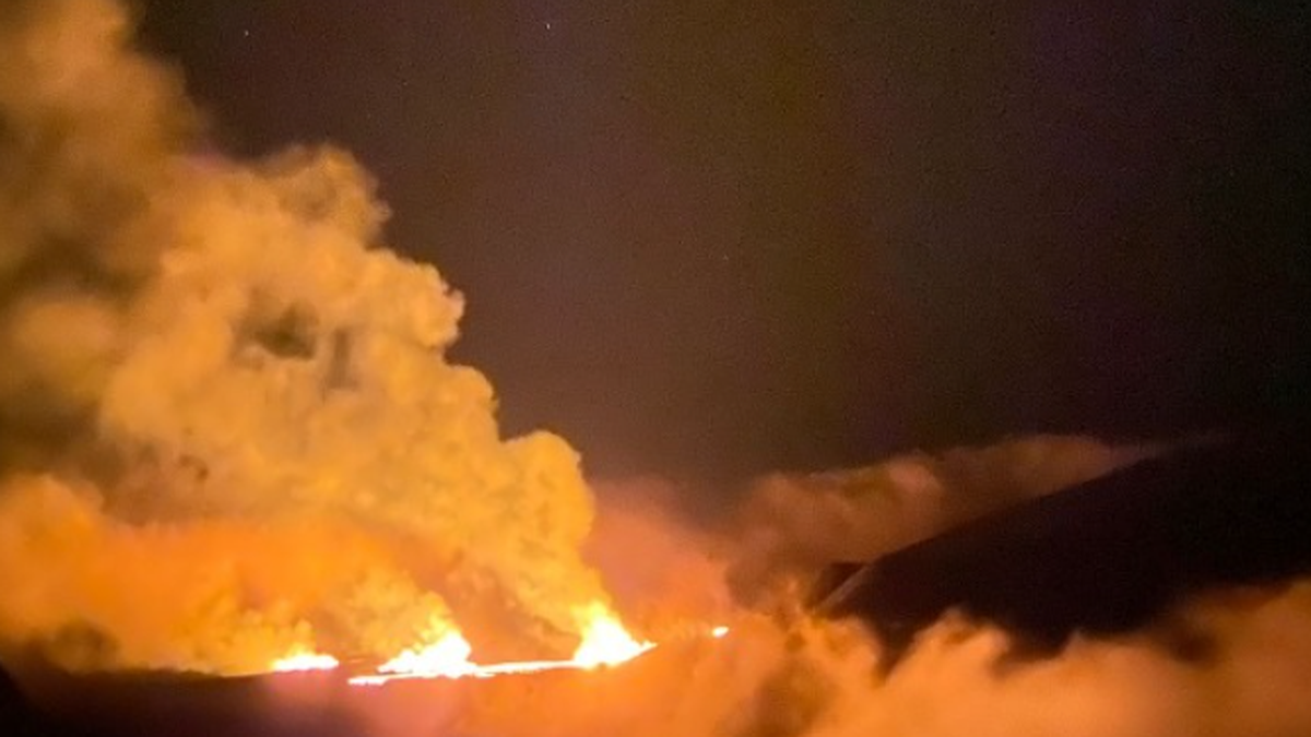 VIDÉOS. Chronique d’un réveil annoncé : après une "crise sismique", les images du Piton de la Fournaise qui est entré en éruption à La Réunion