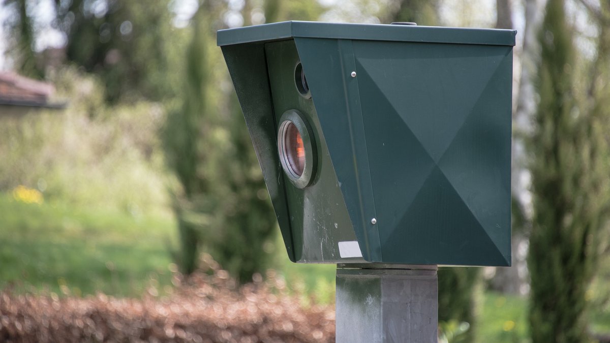 Une dame de 60 ans est dénoncée et écope d’une amende 650 € pour avoir repartagé sur Facebook une publication signalant un radar