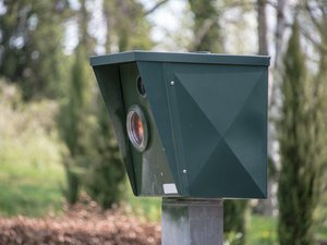 Une dame de 60 ans est dénoncée et écope d'une amende 650 ¬ pour avoir repartagé sur Facebook une publication signalant un radar