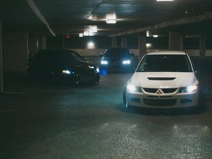 Ils voient trois voitures tous phares allumés devant chez eux et appellent la police, cinq jeunes en prison pour tentative d'assassinat