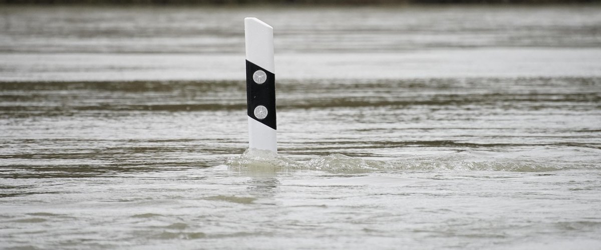 CARTES. Météo : bloqués dans les étages par la montée des eaux, routes fermées à la circulation, la vigilance orange pour crues, étendue à un troisième département
