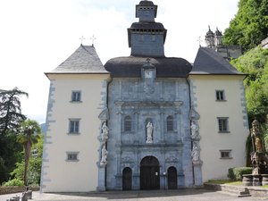 Affaire Bétharram : après plus de 200 plaintes et des décennies de violences, l'établissement catholique va fermer