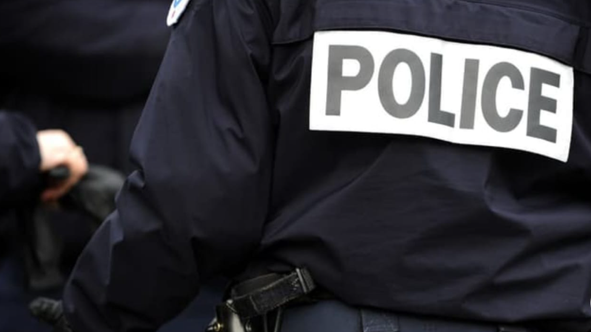 Poursuivi par les policiers qu’il tentait de fuir et interpellé, le consommateur promu dealer avait son sac bien rempli