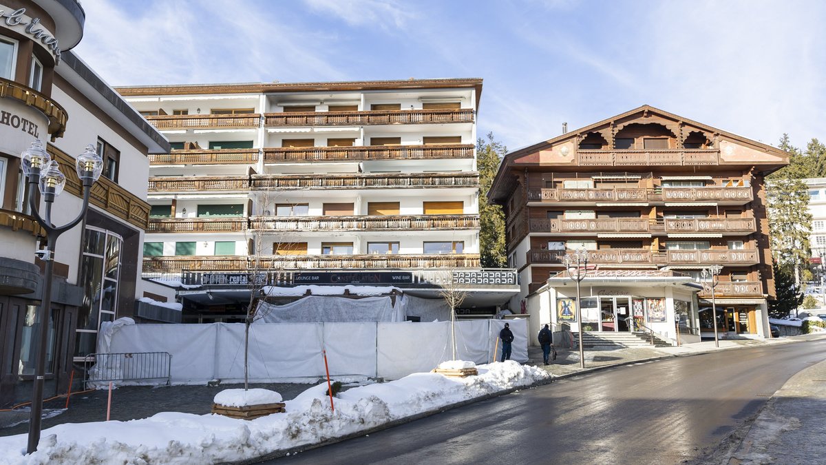 Drame de Crans-Montana : une nouvelle vidéo montre le départ du feu, qui n’a pas été remarqué par les serveurs et les clients